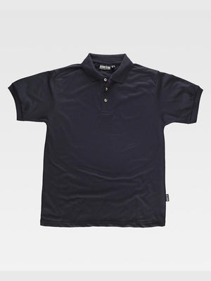 Short-sleeved polo shirt. Three-button closure on the neck. Ribbed fabric on collar and armholes