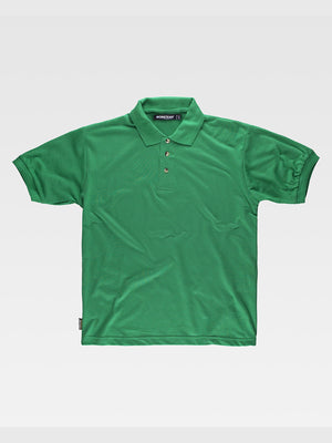 Short-sleeved polo shirt. Three-button closure on the neck. Ribbed fabric on collar and armholes