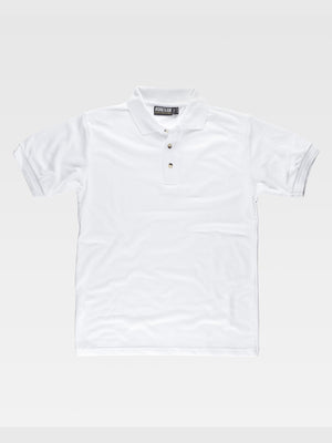 Short-sleeved polo shirt. Three-button closure on the neck. Ribbed fabric on collar and armholes