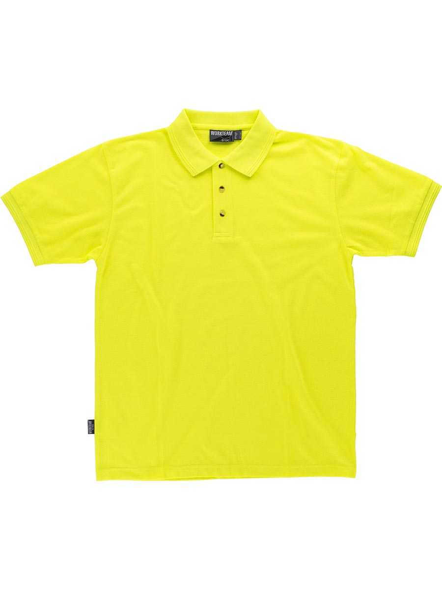 Short-sleeved polo shirt. Three-button closure on the neck. Ribbed fabric on collar and armholes